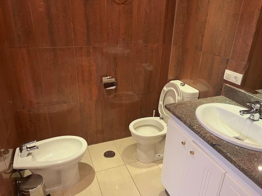 33 Pleasures Del Duque Apartment Адехе Экстерьер фото