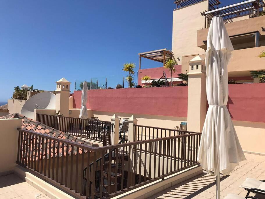 33 Pleasures Del Duque Apartment Адехе Экстерьер фото
